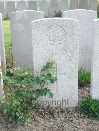Bethune Town Cemetery - Randall, W F