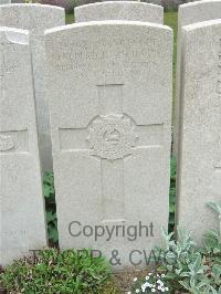 Bethune Town Cemetery - Richards, Frederick