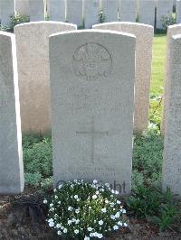 Bethune Town Cemetery - Roach, M