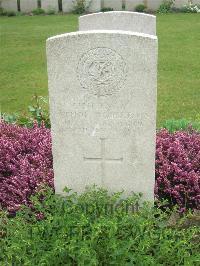 Bethune Town Cemetery - Robertson, Athol
