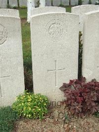 Bethune Town Cemetery - Robins, Stanley