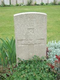 Bethune Town Cemetery - Roe, John Windsor