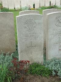 Bethune Town Cemetery - Rough, H H