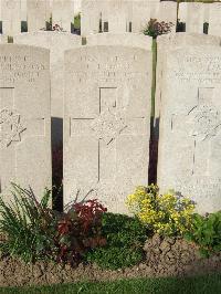 Bethune Town Cemetery - Round, John Henry
