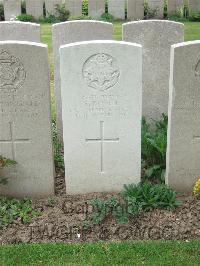 Bethune Town Cemetery - Russell, B