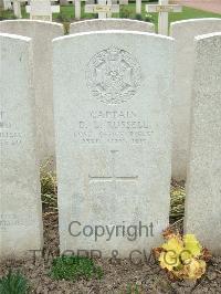 Bethune Town Cemetery - Russell, David Leslie