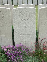 Bethune Town Cemetery - Russell, J