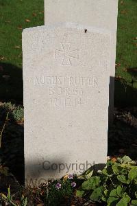 Bethune Town Cemetery - Rutter, August