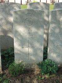 Bethune Town Cemetery - Sanderson, Robert