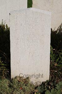 Bethune Town Cemetery - Schneider, Friedrich