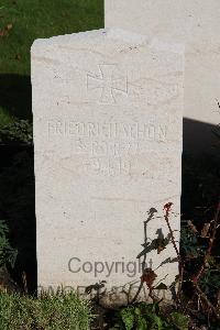 Bethune Town Cemetery - Schon, Friedrich