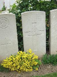 Bethune Town Cemetery - Scotney, C W