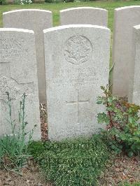 Bethune Town Cemetery - Searle, William Joseph Seymour