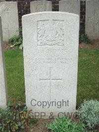 Bethune Town Cemetery - Shann, W