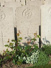 Bethune Town Cemetery - Shave, S