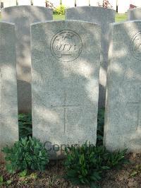 Bethune Town Cemetery - Silverton, Victor