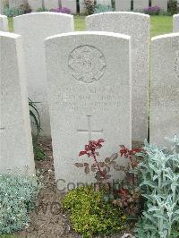 Bethune Town Cemetery - Simpson, Aitken Dott