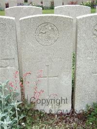Bethune Town Cemetery - Smee, F