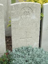 Bethune Town Cemetery - Smith, E J