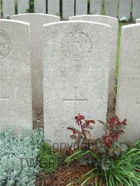 Bethune Town Cemetery - Smith, H S