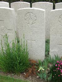 Bethune Town Cemetery - Smith, James William