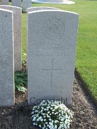 Bethune Town Cemetery - Southern, Charles Harold