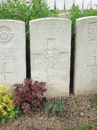 Bethune Town Cemetery - Sparkes, Walter