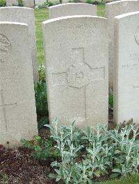 Bethune Town Cemetery - Spriggs, Leonard Thomas