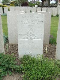 Bethune Town Cemetery - Squires, George Adam
