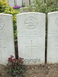 Bethune Town Cemetery - Stapleton, W G