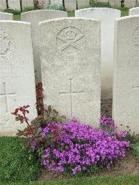 Bethune Town Cemetery - Stockdale, F