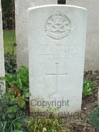 Bethune Town Cemetery - Stokes, A N