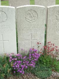 Bethune Town Cemetery - Stonell, Charles