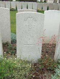Bethune Town Cemetery - Strachan, P