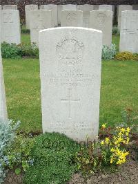 Bethune Town Cemetery - Strahan, Charles Eric