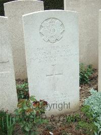 Bethune Town Cemetery - Stuart, Robert