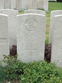 Bethune Town Cemetery - Sugden, M