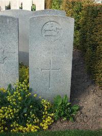 Bethune Town Cemetery - Sutton, T