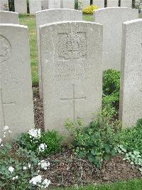 Bethune Town Cemetery - Sutton, Thomas Stanley