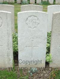 Bethune Town Cemetery - Tabraham, W W