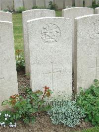 Bethune Town Cemetery - Tansley, S