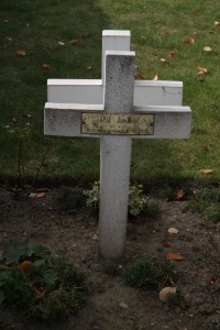 Bethune Town Cemetery - Tapia, Jean Marie