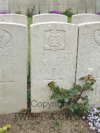 Bethune Town Cemetery - Taylor, Albert Thomas