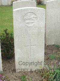 Bethune Town Cemetery - Taylor, T