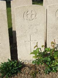 Bethune Town Cemetery - Teasdale, W T