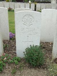 Bethune Town Cemetery - Thomas, H