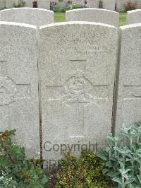 Bethune Town Cemetery - Thomas, Rhys Maddocks