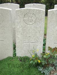 Bethune Town Cemetery - Thompson, M