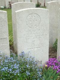Bethune Town Cemetery - Thomson, A G