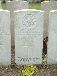 Bethune Town Cemetery - Thomson, Frank James